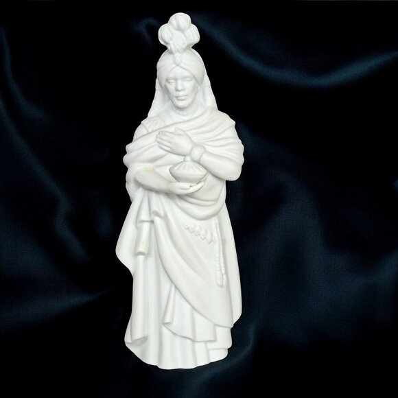 Avon Nativity Collectibles The Magi Kaspar 1982 Porcelain Figurine - Picture 15 of 15
